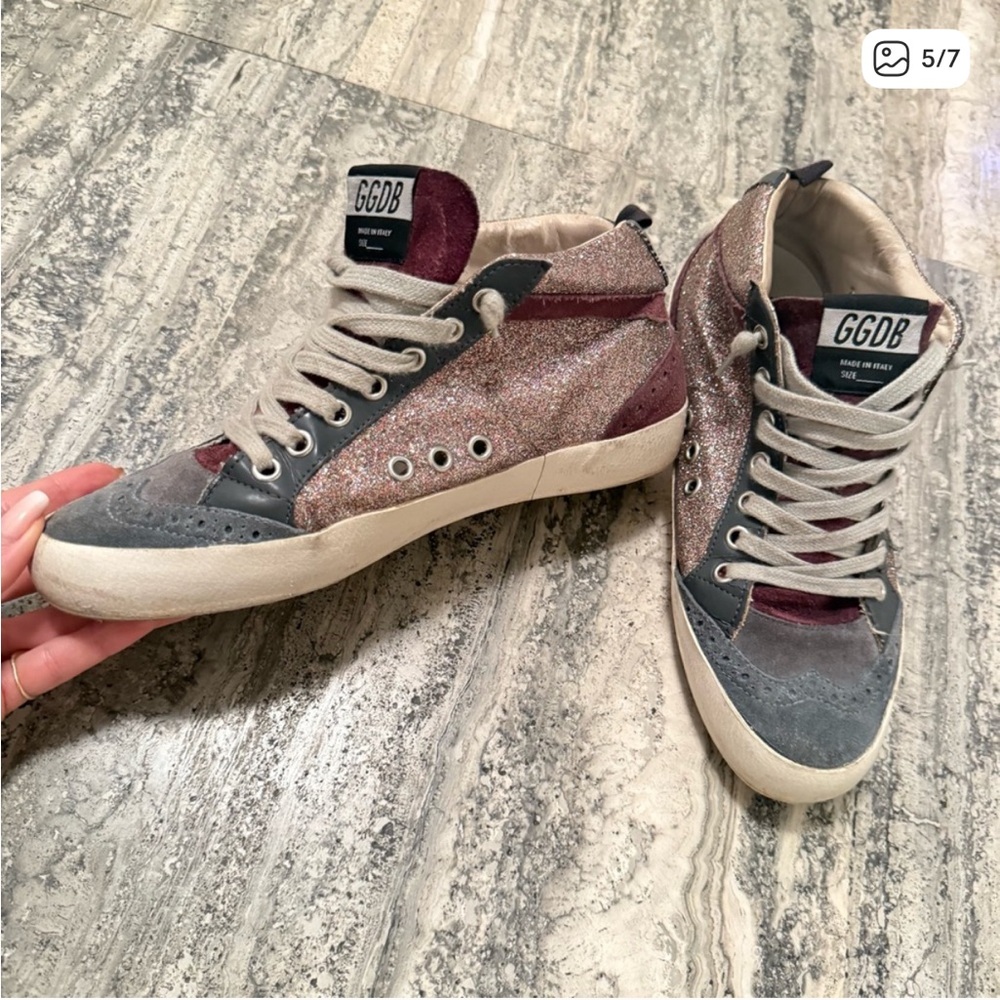 Golden Goose Mid Star Glitter Suede Leather Sneakers
Size 37 - Picture 5 of 7